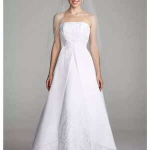 David’s Bridal St Tropez White Pleated Strapless Bridal Gown